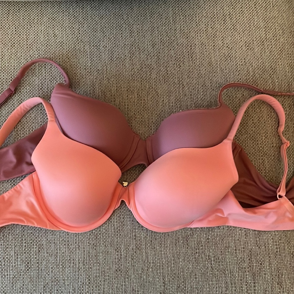 Bundle of Victoria’s Secret bras